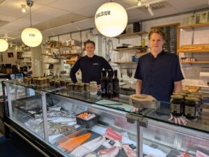 Firren har ett stort utbud av färsk fisk, skaldjur och färdiga maträtter.